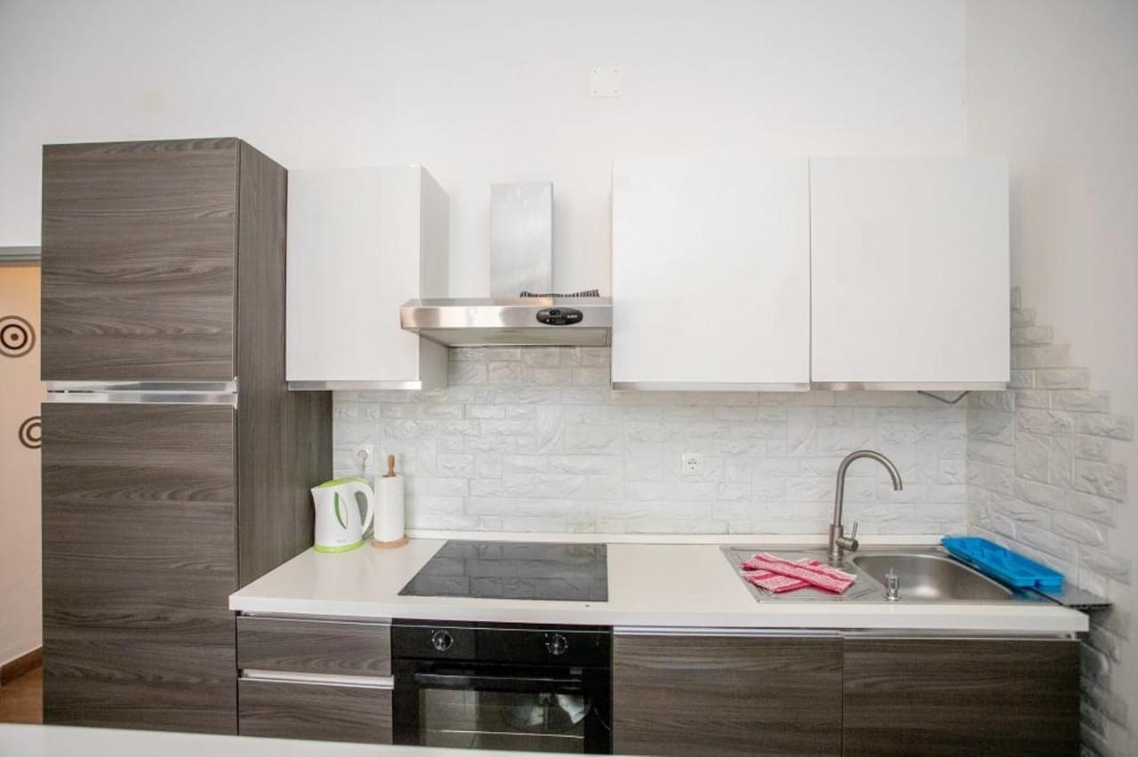 Apartments Punta 2 Omis Exterior photo
