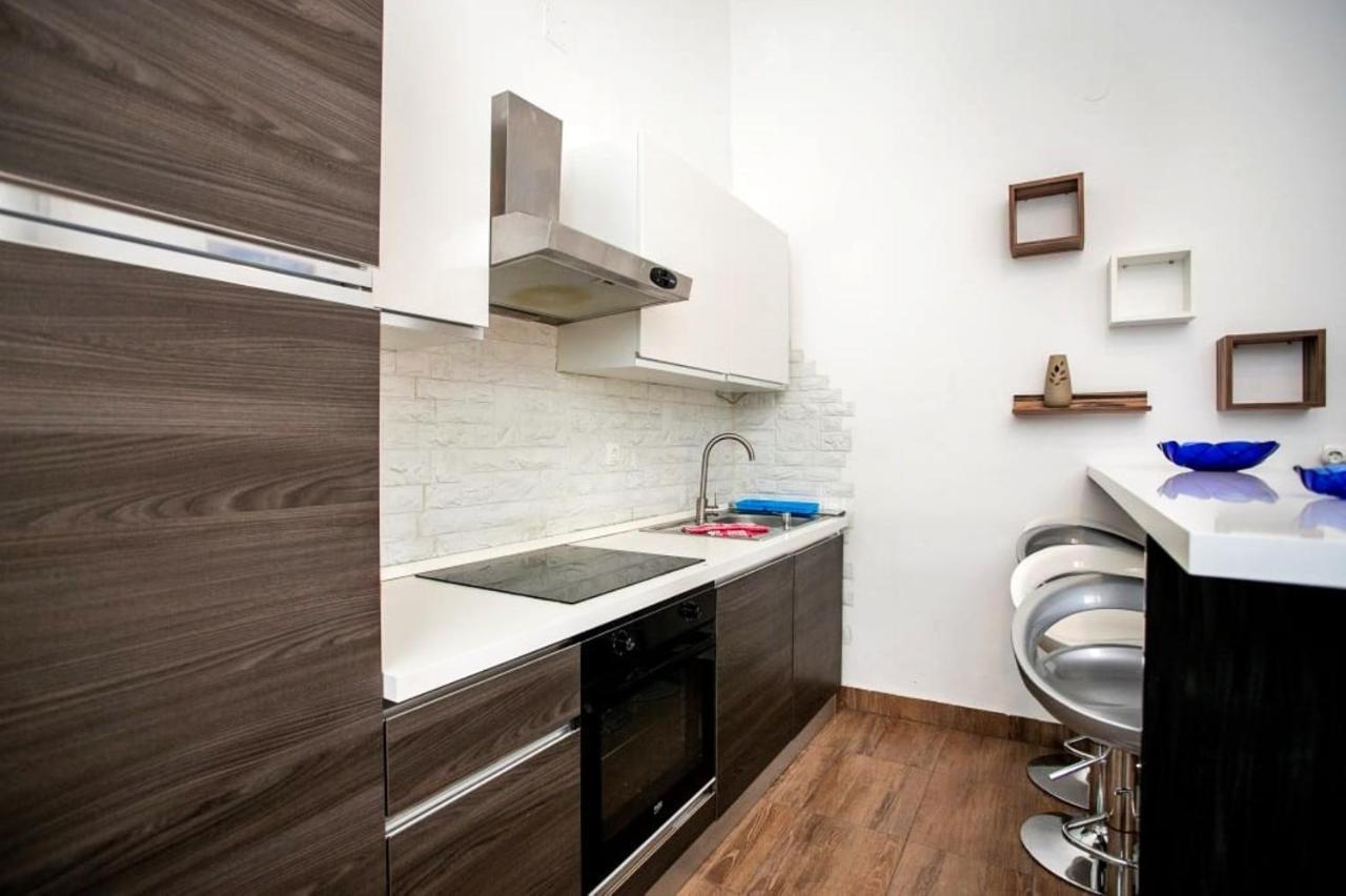Apartments Punta 2 Omis Exterior photo